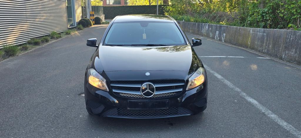 2015Mercedes a180 automaat benzine 1.6 km159.000, Auto's, Mercedes-Benz, Automaat, Euro 6, 1600 cc, Bedrijf