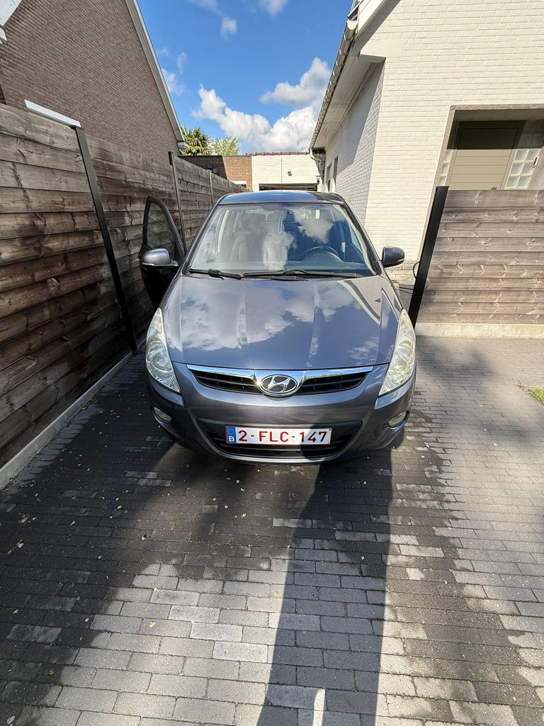 Huyndai I20, Euro 5, Stof, Zwart, 5 deurs