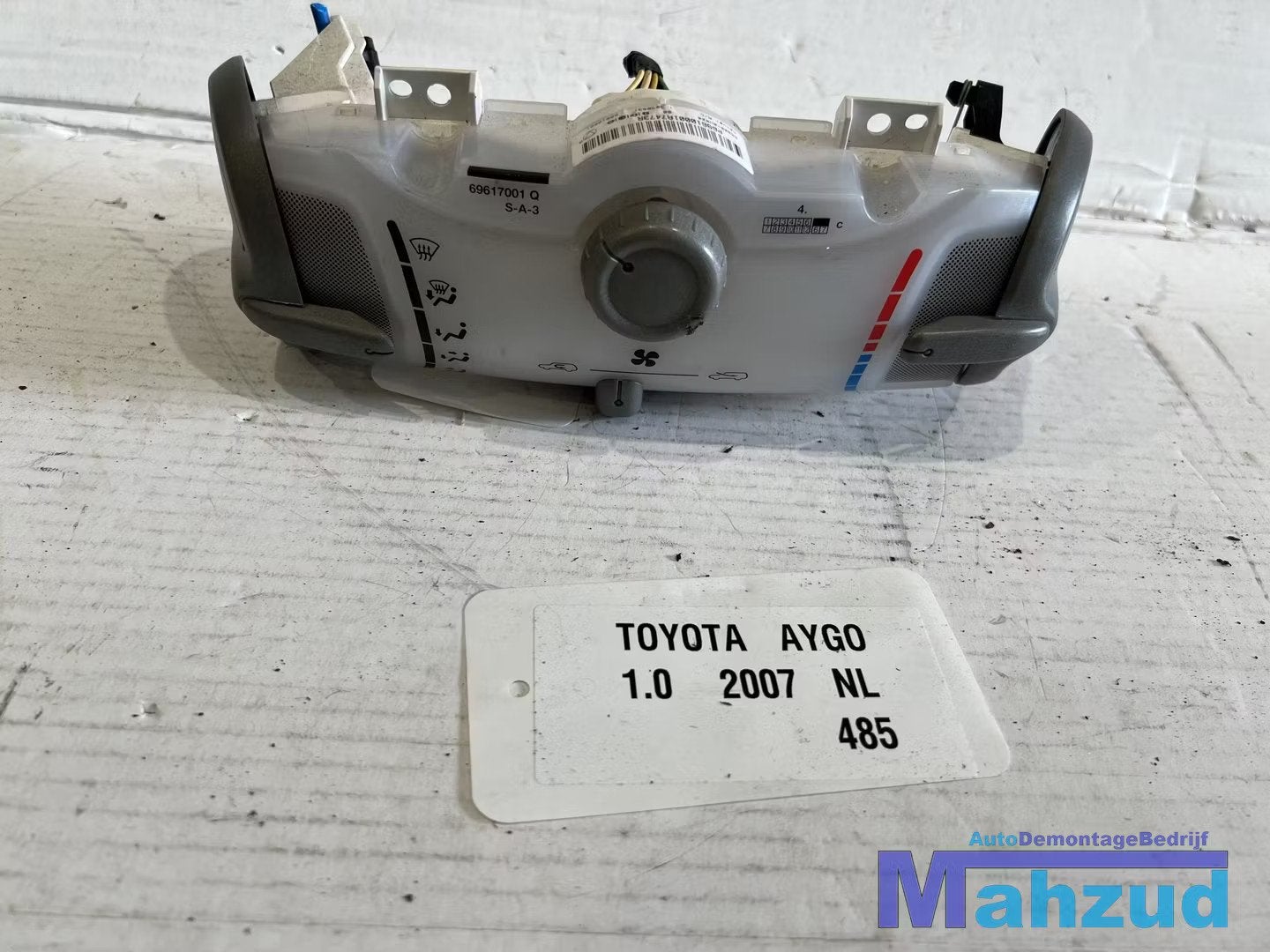 TOYOTA AYGO Kachel bedienings paneel 2005-2014, Info@toyota.co.jp, Toyota Motor Corporation, Toyota-Cho 1
471-8571  Toyota City