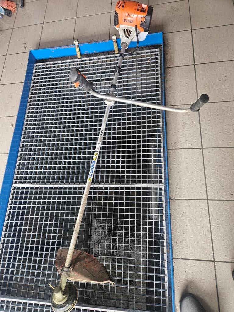debroussailleuse stihl FS89, Enlèvement ou Envoi