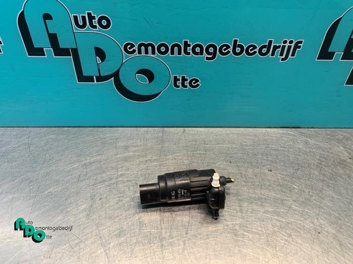 Ruitensproeierpomp voor van een Volkswagen ID.3 (ID.3 20-), Gebruikt, -, Volkswagen, -