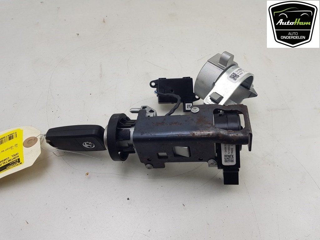 CONTACTSLOT + SLEUTEL Opel Corsa E (01-2014/06-2019), Gebruikt, Opel, Opel Automobile GmbH, Kontakt-opel@opel.com