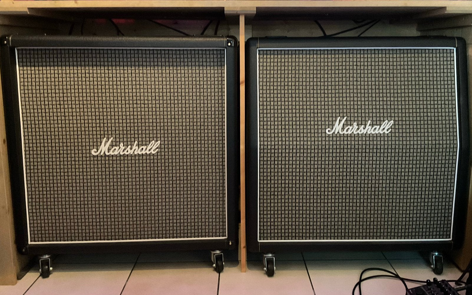 Marshall 1960 AX + BX Celestion Greenback made in UK!, Muziek en Instrumenten, Versterkers | Bas en Gitaar, Ophalen, Zo goed als nieuw