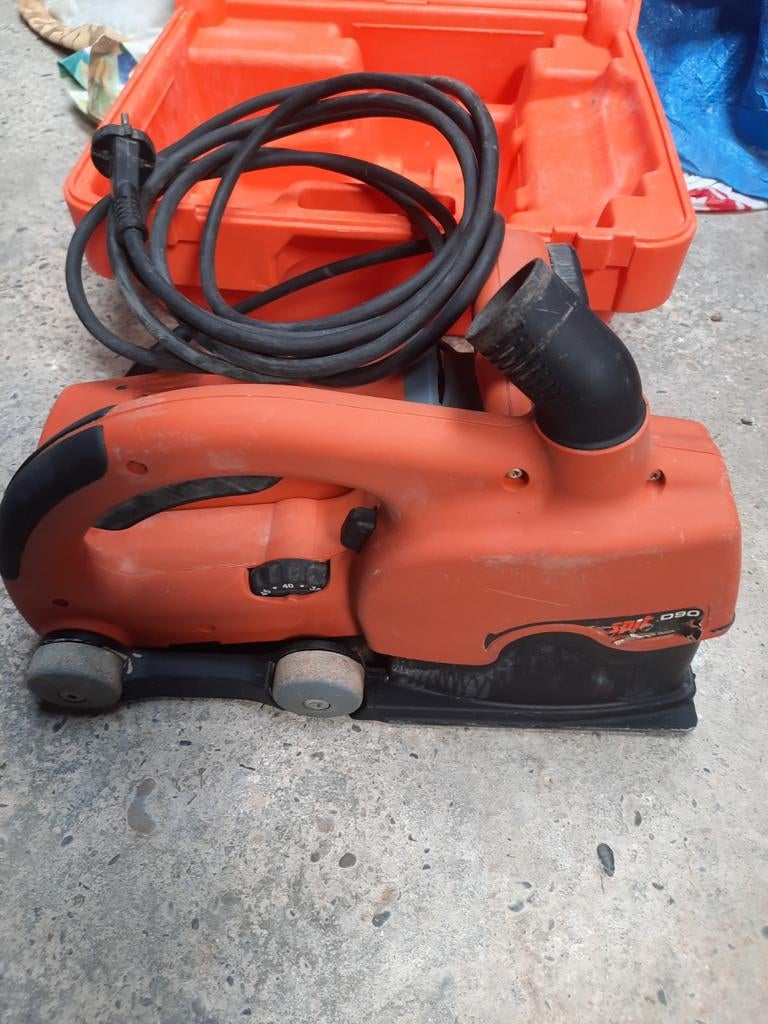 Spit d90 sleuvenzaag 2500w incl nieuw spit zaagbladen, Doe-het-zelf en Bouw, Ophalen