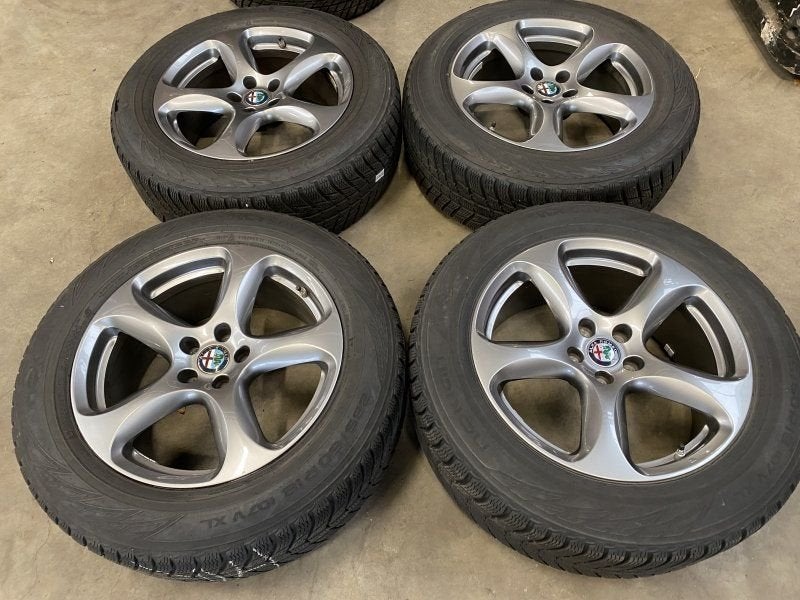 18 inch originele velgen + winterbanden Alfa Romeo STELVIO 1, Pneus et Jantes, Pneus hiver, -, 18 pouces