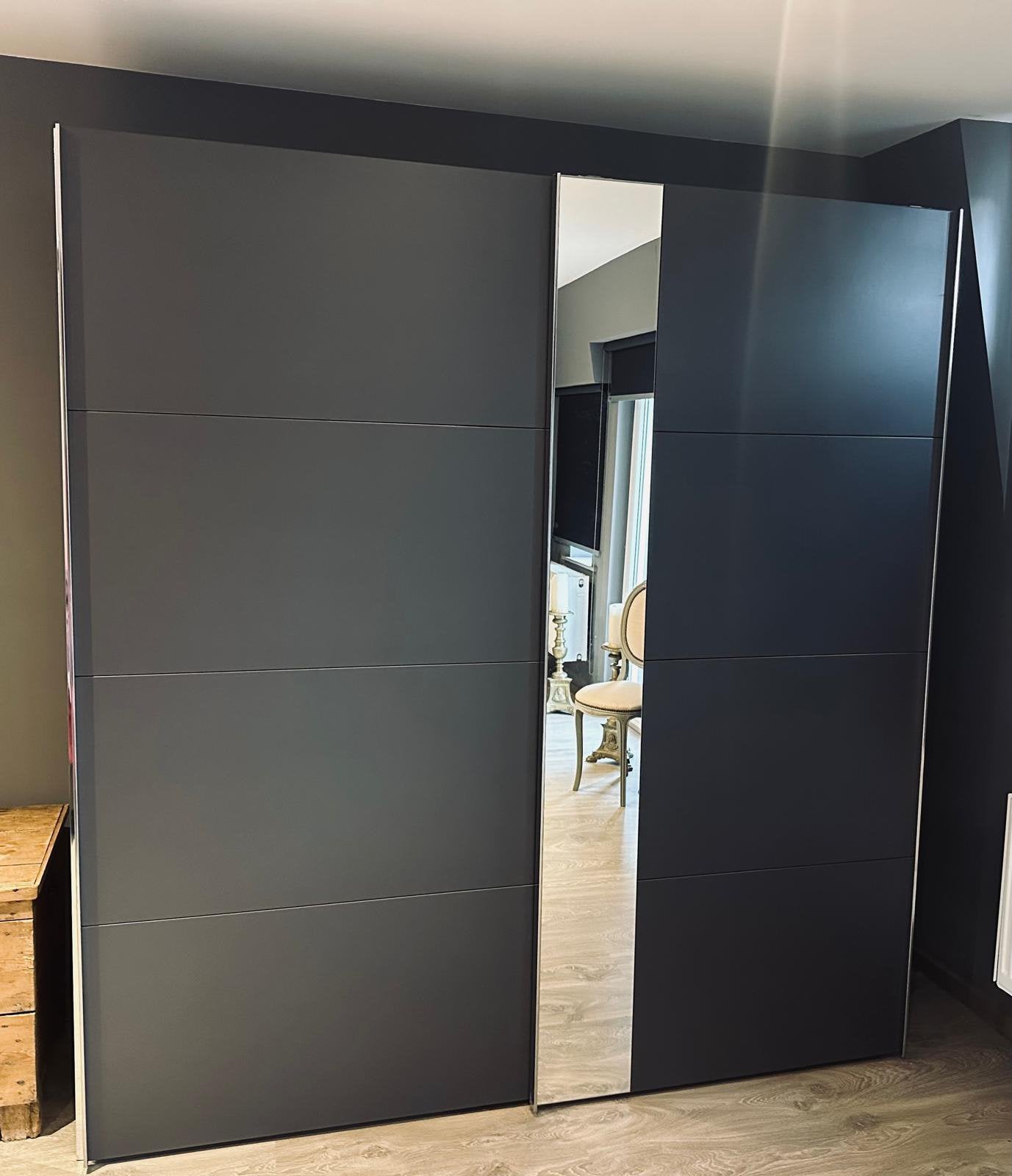 Kleerkast, Huis en Inrichting, Ophalen, Met deur(en), 200 cm of meer, Zo goed als nieuw
