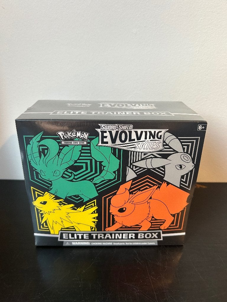 Evolving Skies elite trainer box etb, Enlèvement ou Envoi, Neuf, Booster box, Foil