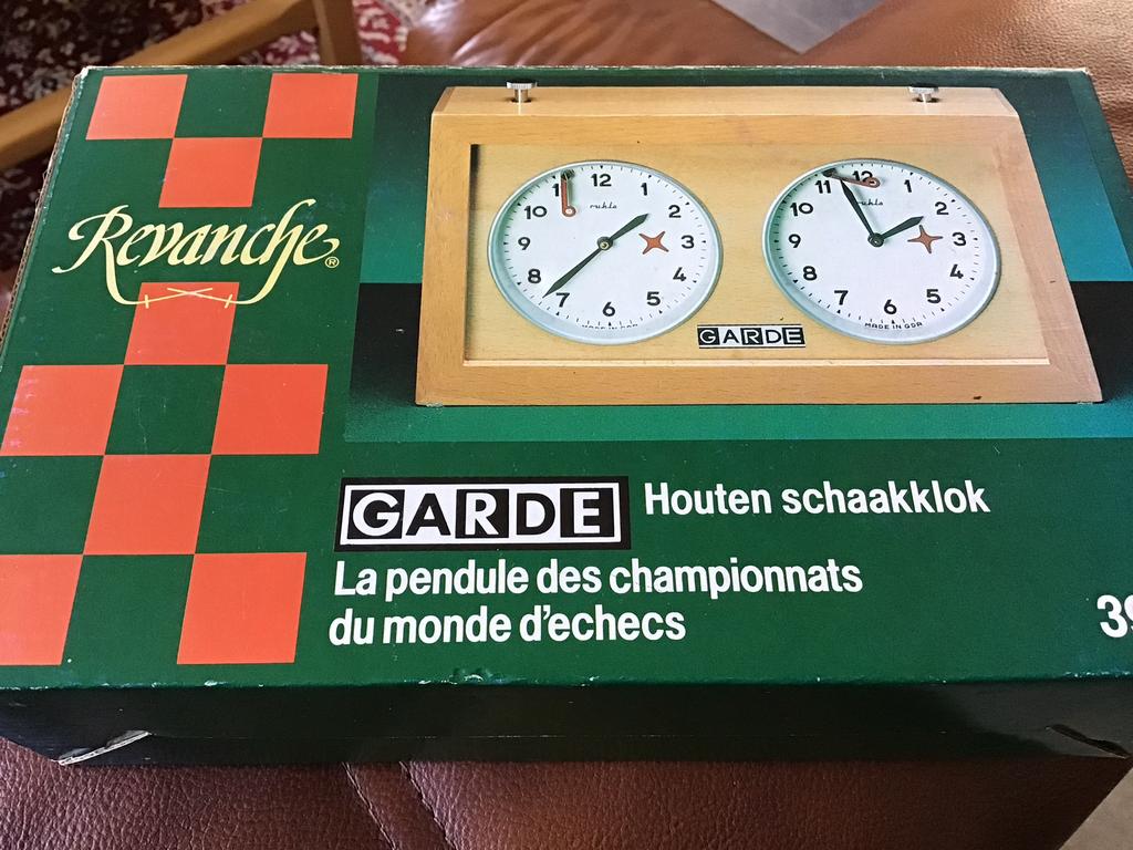 Professionele schaakklok Revanche Garde, Hobby & Loisirs créatifs, Jeux de société | Autre, Enlèvement ou Envoi, Comme neuf