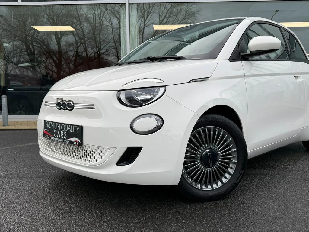 Fiat 500e 42Kwh / Icon / CARPLAY / NAVI / CRUISE CONTROL /, Autos, Achat, Entreprise, Carnet d'entretien, Berline