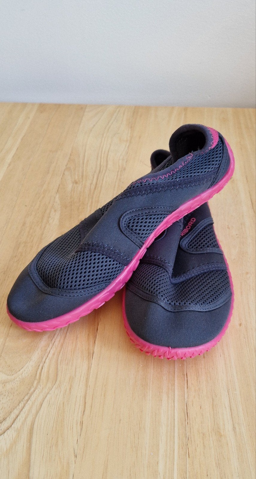 Chaussures de bain Tribord taille 36/37, Sports nautiques & Bateaux, Vêtements nautiques, Neuf, Chaussures bateau, Tribord, Enlèvement ou Envoi