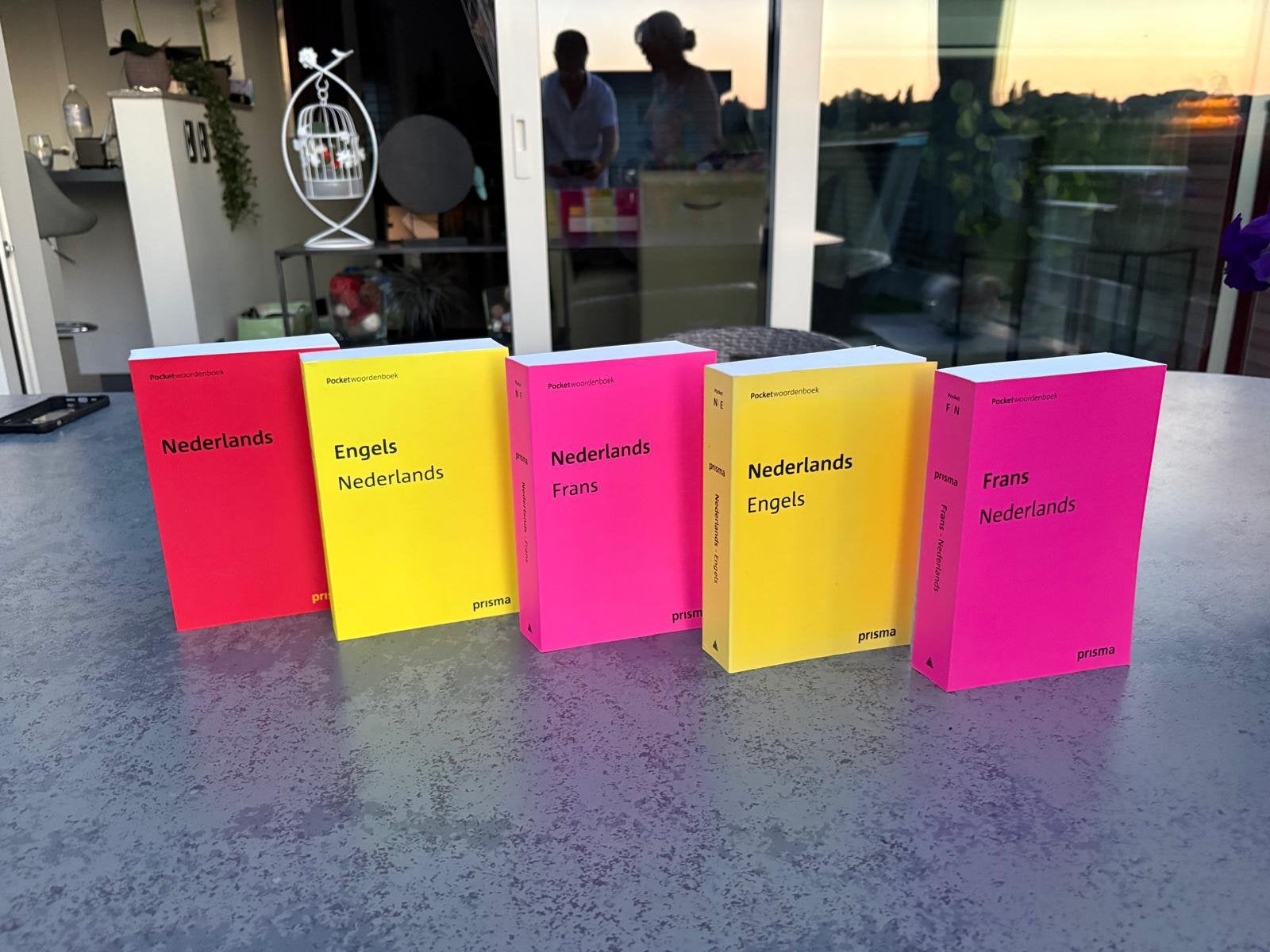 Dictionaire neerlandais a.., Enlèvement, Comme neuf