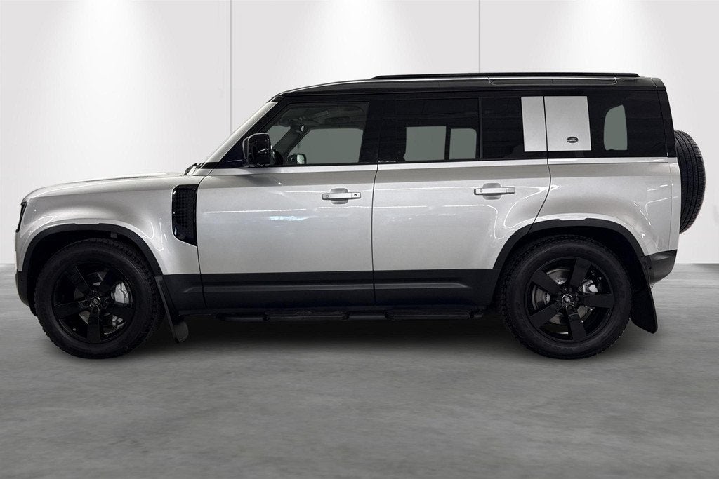 Land Rover Defender 110 P400 First Edition, Auto's, Land Rover, Automaat, 2361 kg, Zwart, 5 zetels