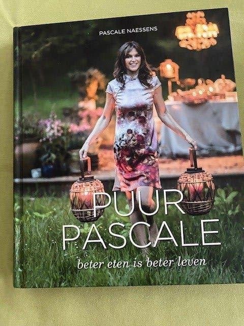 PUUR PASCALE  Kookboek van Pascale Naessens Nieuwstaat, Boeken, Ophalen of Verzenden, Zo goed als nieuw, Pascale Naessens, Gezond koken