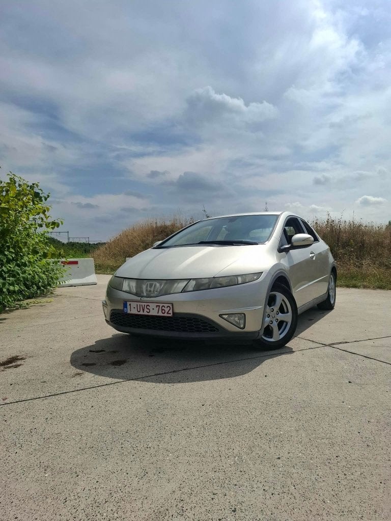 Honda civic 2007 boîte mécanique, Autos, Argent ou Gris, Achat, Boîte manuelle, Alcantara