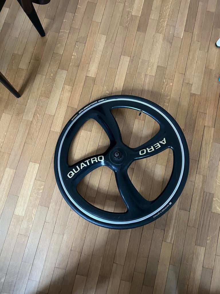 Roue arriere aero quatro 26, Fietsen en Brommers, Ophalen, Zo goed als nieuw
