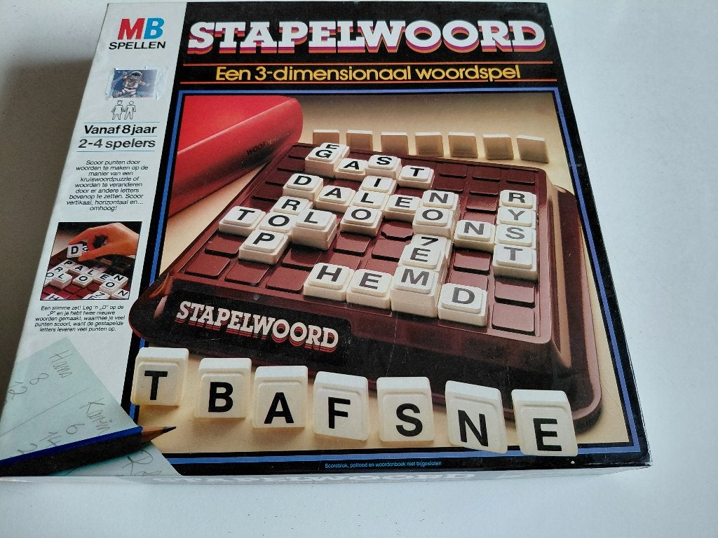 Stapelwoordspel voor jong en oud. merk; MB spelen, Vijf spelers of meer, Ophalen of Verzenden, Zo goed als nieuw, MB spelen