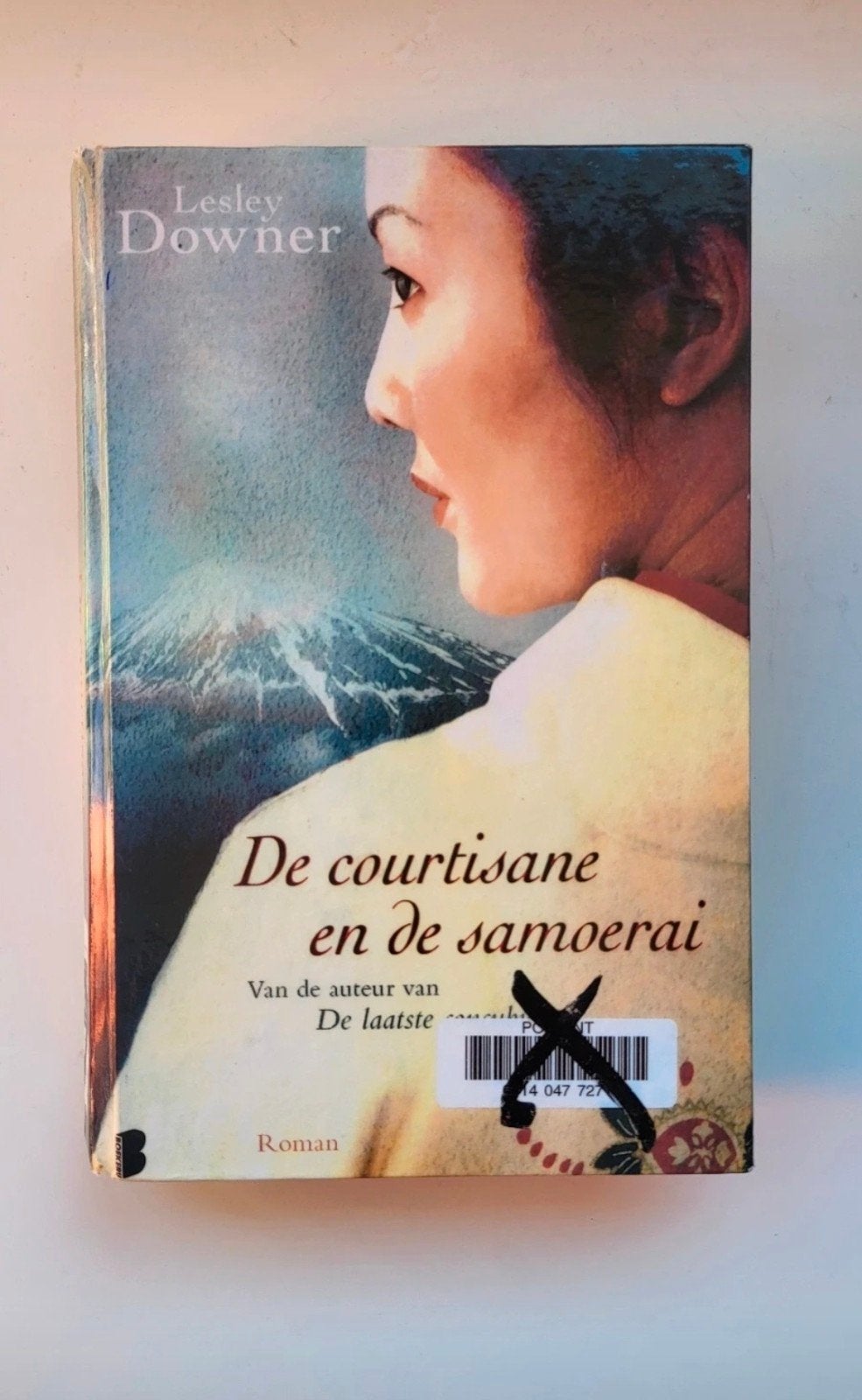 Leesboek: De courtisane en de samoerai van Lesley Downer, Boeken, Historische romans, Ophalen of Verzenden, Zo goed als nieuw