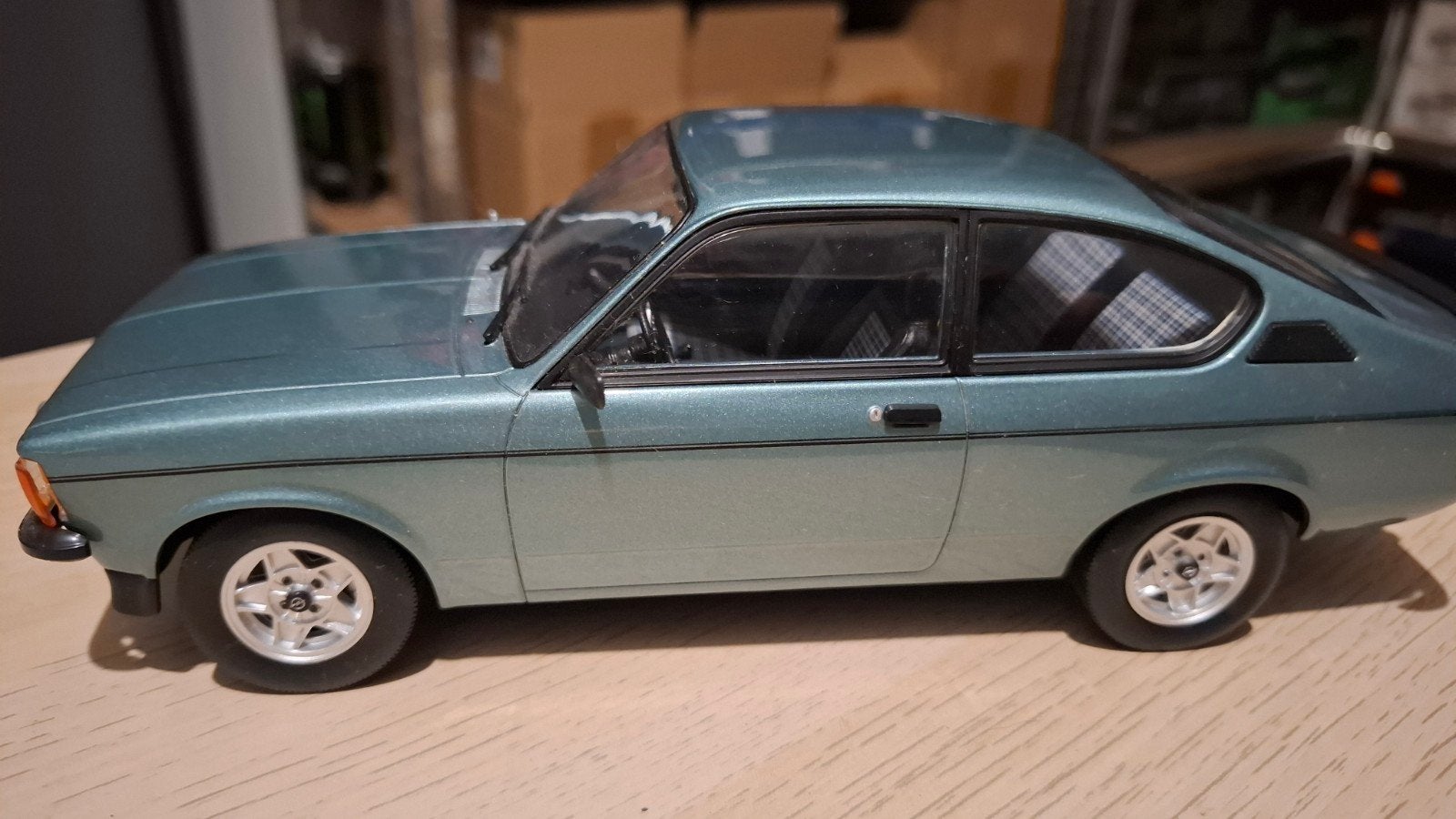 voiture miniature 1 18, Hobby & Loisirs créatifs, Enlèvement ou Envoi, Comme neuf, Voiture, Revell