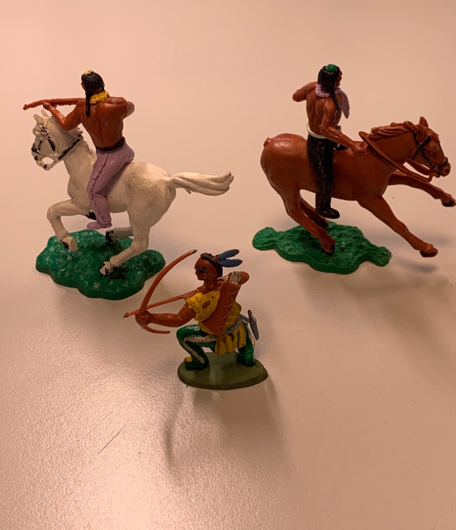 Lot 3 Indiens en plastique Timpo  Toys et Cwopper 1960, Enlèvement ou Envoi, Utilisé