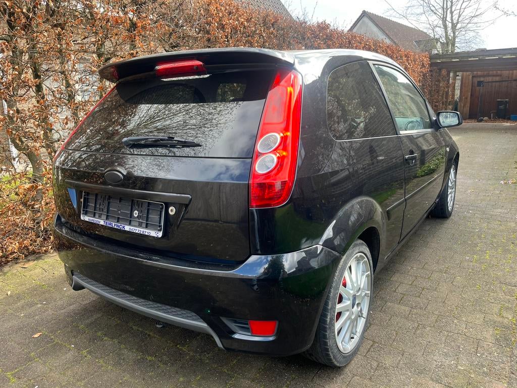Ford Fiesta S 1.6 Tdci, Auto's, Voorwielaandrijving, Bluetooth, Leder en Stof, Zwart