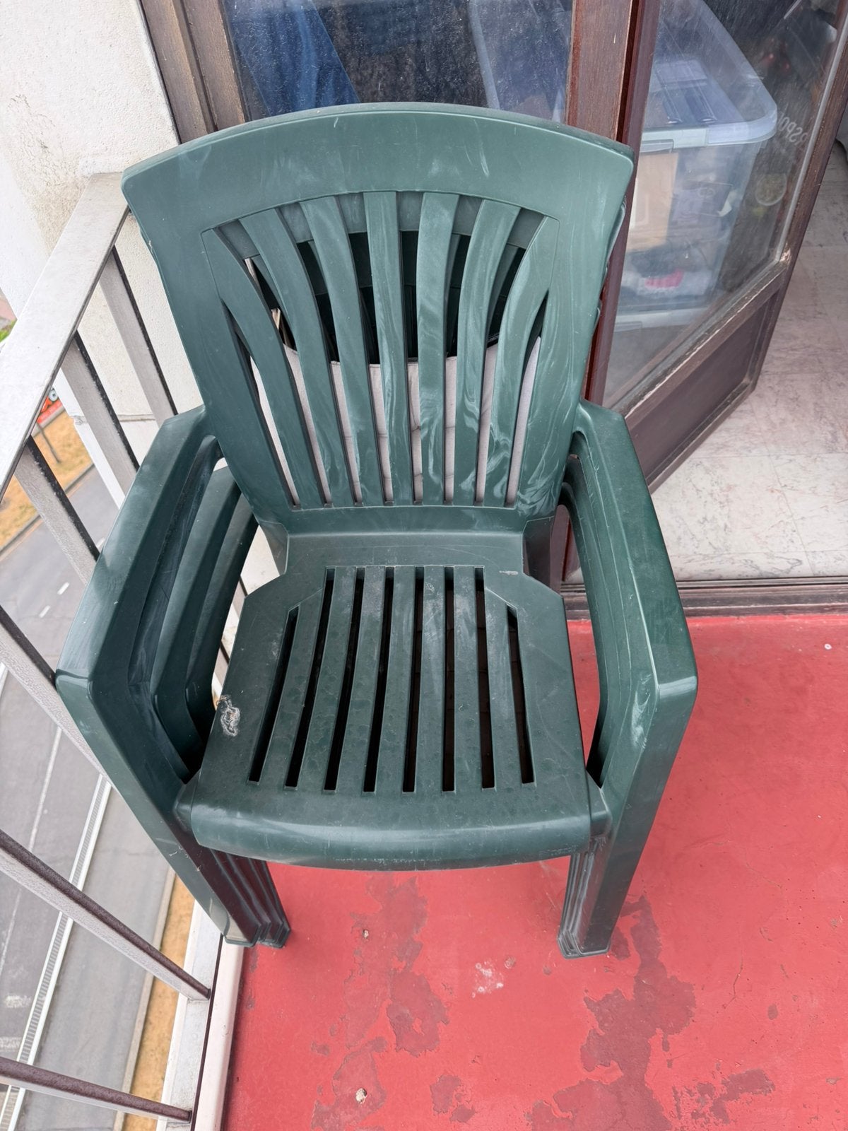 4 plastic buitenstoelen, Ophalen, Zo goed als nieuw, Plastic
