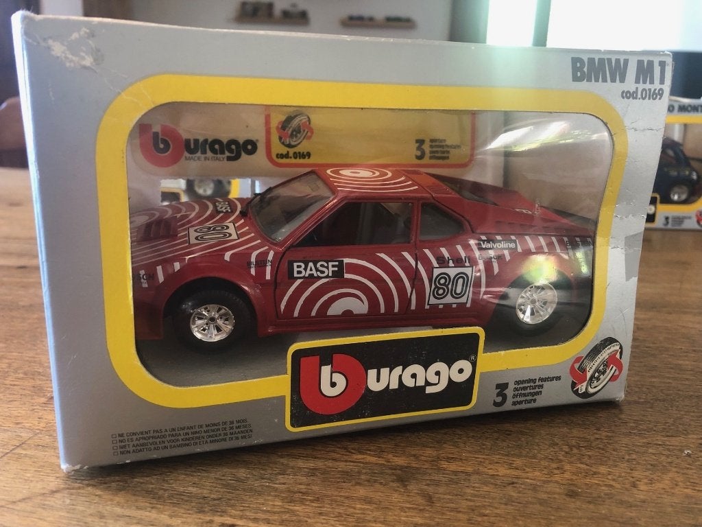 Miniature BMW M1 Burago 1:24, Enlèvement ou Envoi, Comme neuf, Voiture, Burago
