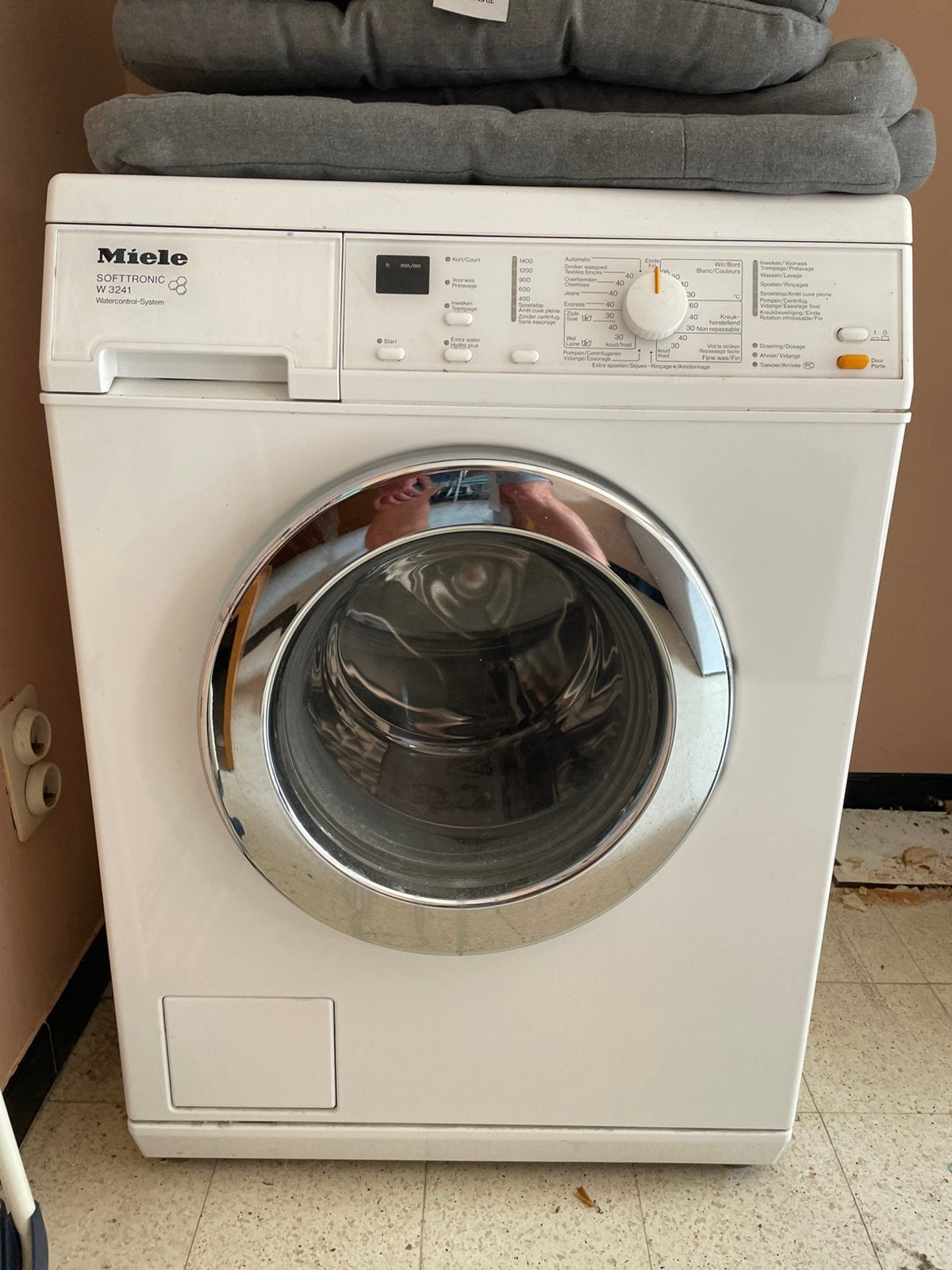 Wasmachine Miele, Electroménager, Lave-linge, 1200 à 1600 tours, 85 à 90 cm, Chargeur frontal, Enlèvement