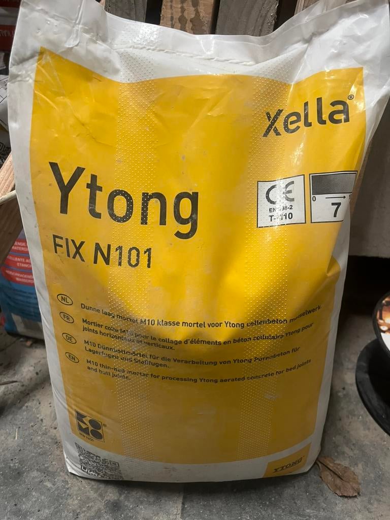 Ytong lijm, Enlèvement, Neuf