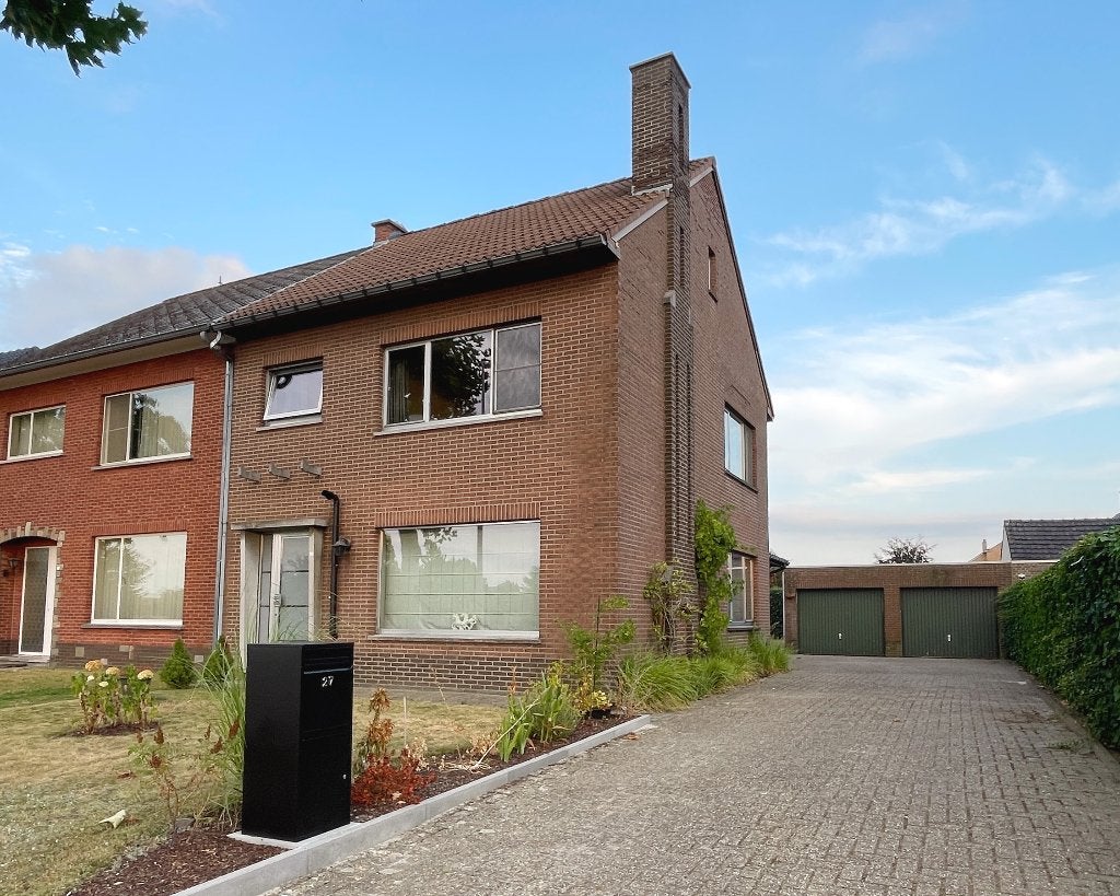 Diepenbeek centrum, halfopen woning, te renoveren, Immo, 120 m², Diepenbeek, Ventes sans courtier, Jusqu'à 200 m²