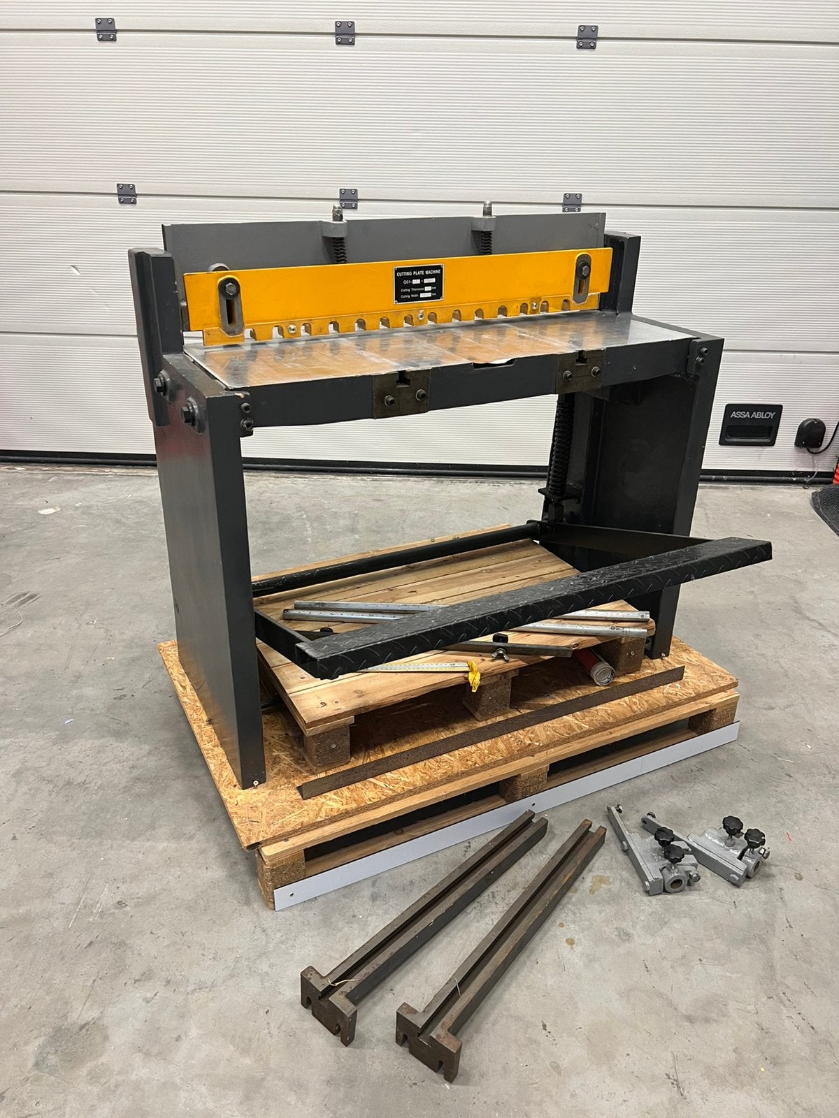 Guillotine métal - trancheuse de tôle 1020mm, Zakelijke goederen, Machines en Bouw | Industrie en Techniek, Ophalen