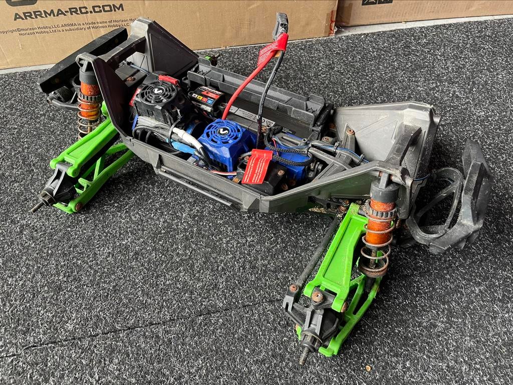 Traxxas Wide maxx 4s chassis voor onderdelen, Hobby & Loisirs créatifs, Enlèvement ou Envoi