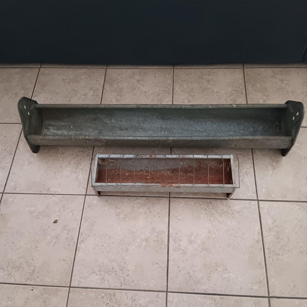 Voederbakken voor kippen