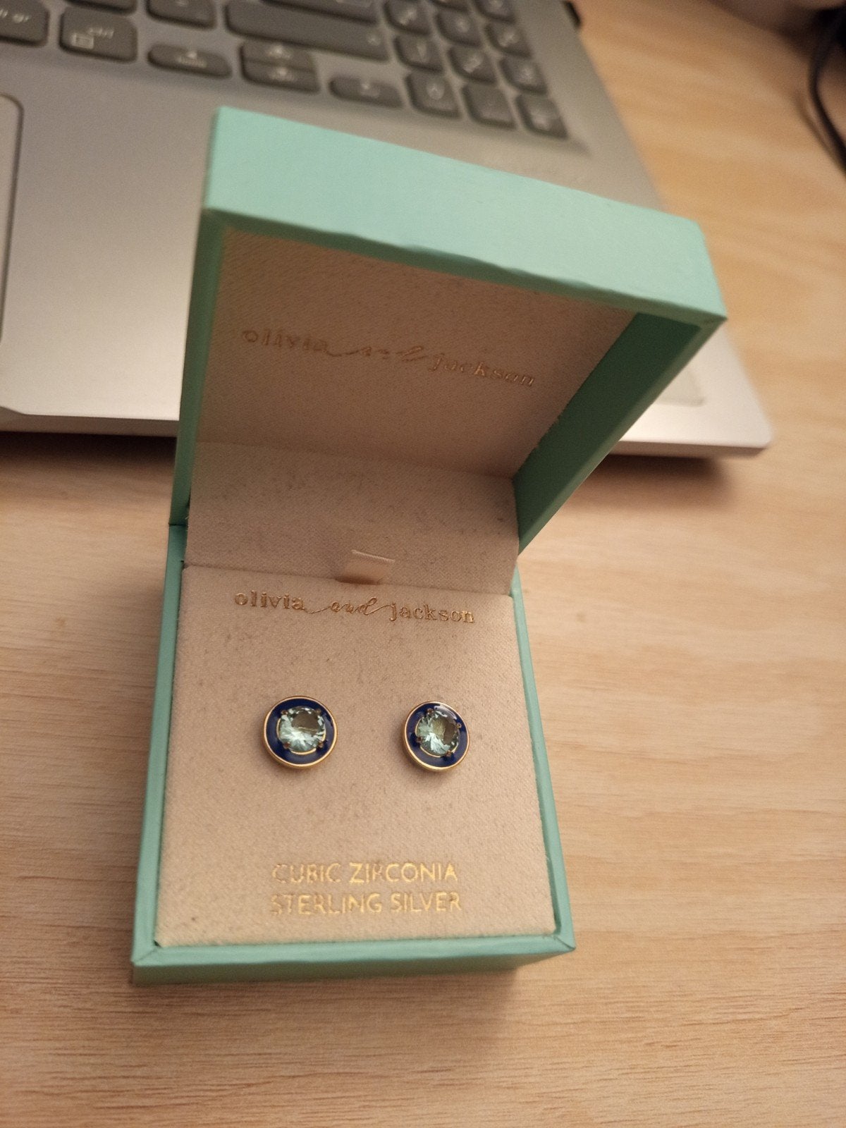 Boucles d'oreilles Olivia et Jackson, Enlèvement, Neuf