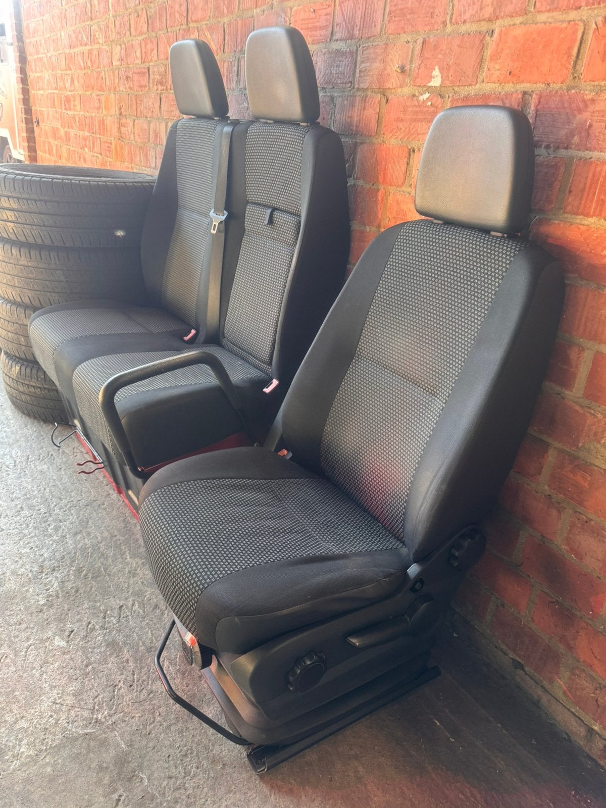 Mercedes sprinter stoelen, Ophalen