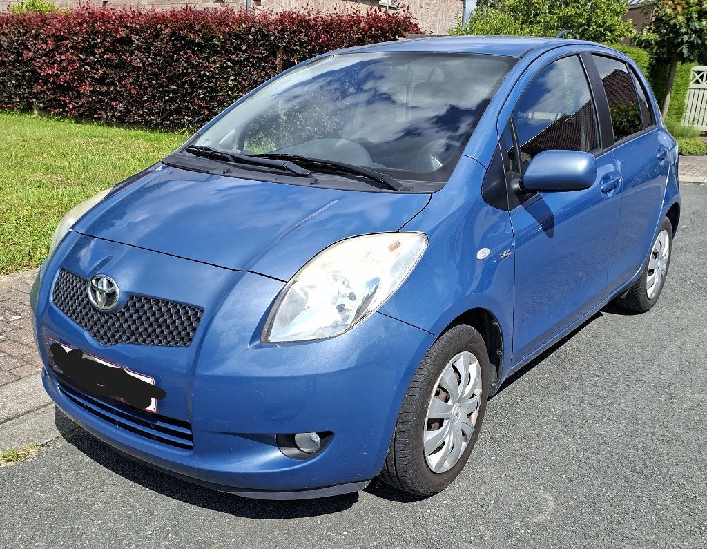 Toyota Yaris 1.4 Turbo D4D Luna, Autos, Toyota, Capteur de stationnement, Boîte manuelle, Entretenue par le concessionnaire, 5 portes