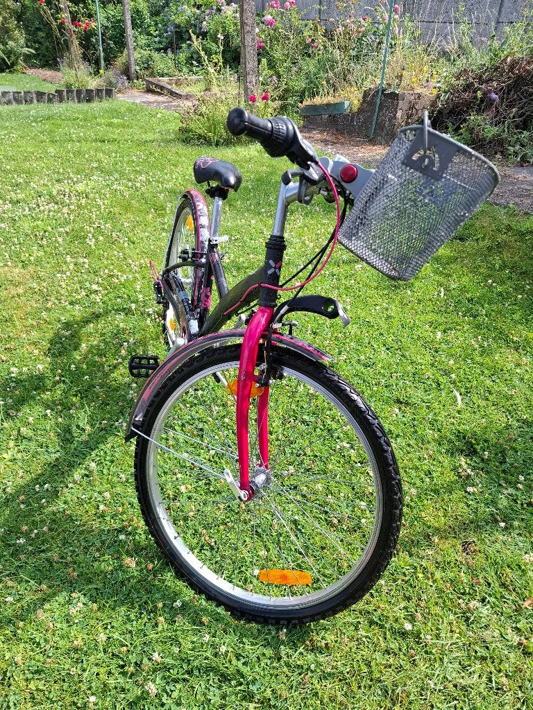Vélo Rose Btwin pour fille - 24 pouces, Vélos & Vélomoteurs, France, B-Twin, Frein sur jante, 24 pouces