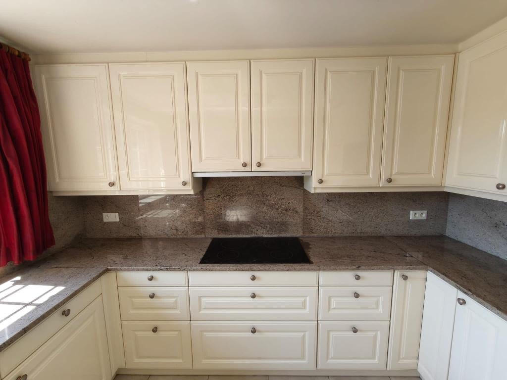 Prachtige, kwalitatieve landelijke keuken, Granit ou Pierre, Brillant ou Laqué, Enlèvement, Utilisé