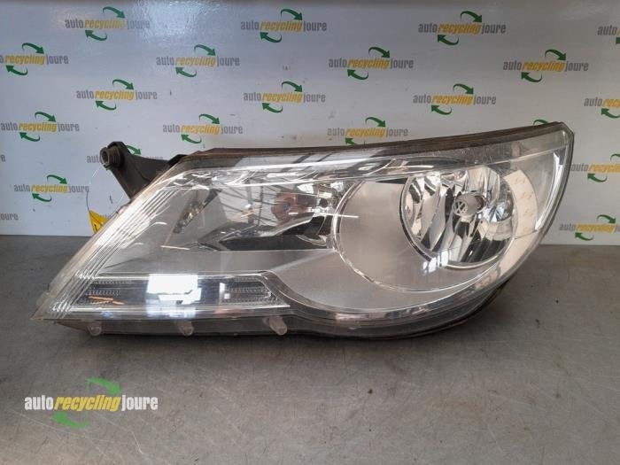 Koplamp links van een Volkswagen Tiguan, Gebruikt, -, Volkswagen, -