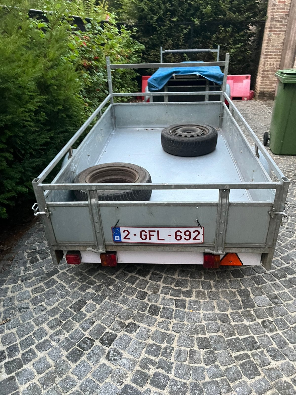 te huur aanhangwagen, Ophalen, Zo goed als nieuw