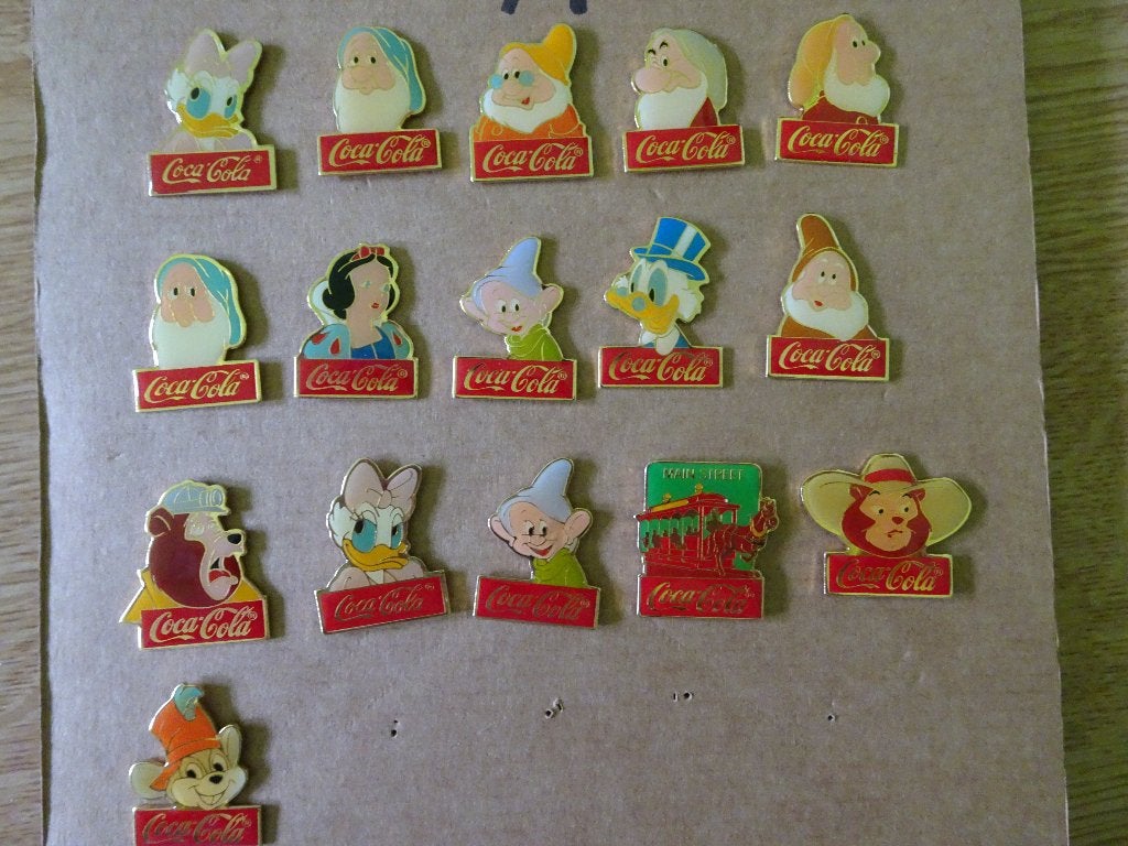 Pin's Coca Cola - Walt Disney, Collections, Enlèvement ou Envoi, Comme neuf, Figurine, Insigne ou Pin's