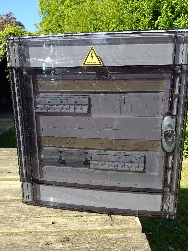 Tableau électrique Schneider avec distributeurs automatiques, Bricolage & Construction, Électricité & Câbles, Enlèvement, Utilisé