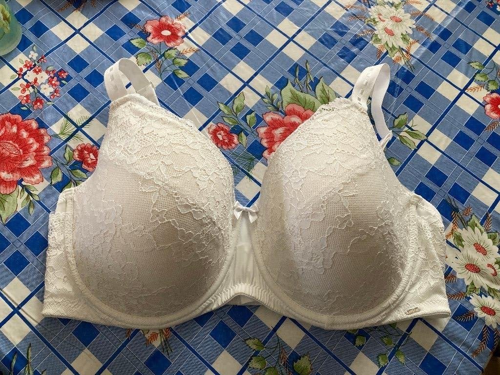 Nieuwe witte BH met kant - Maat 95E, Vêtements | Femmes, Sous-vêtements & Lingerie, Enlèvement ou Envoi, Soutien-gorge