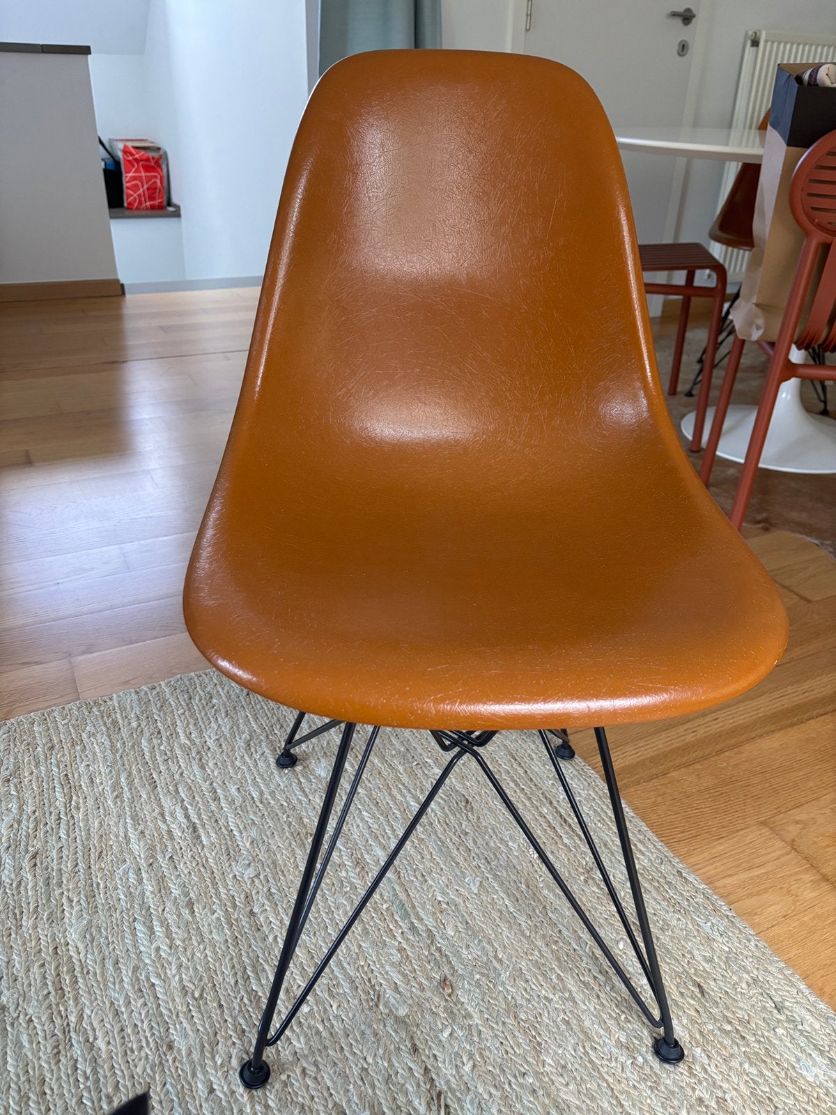 4 vitra stoelen in glasvezel, Huis en Inrichting, Ophalen, Zo goed als nieuw