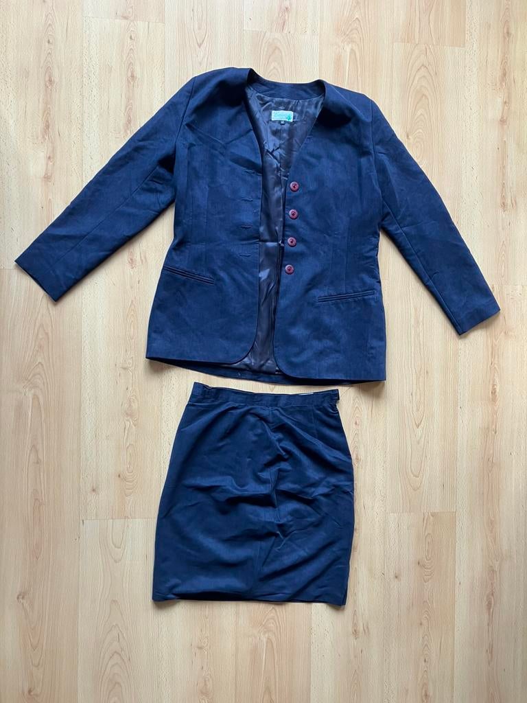 Tailleur femme Cassis taille 42, Enlèvement ou Envoi, Comme neuf