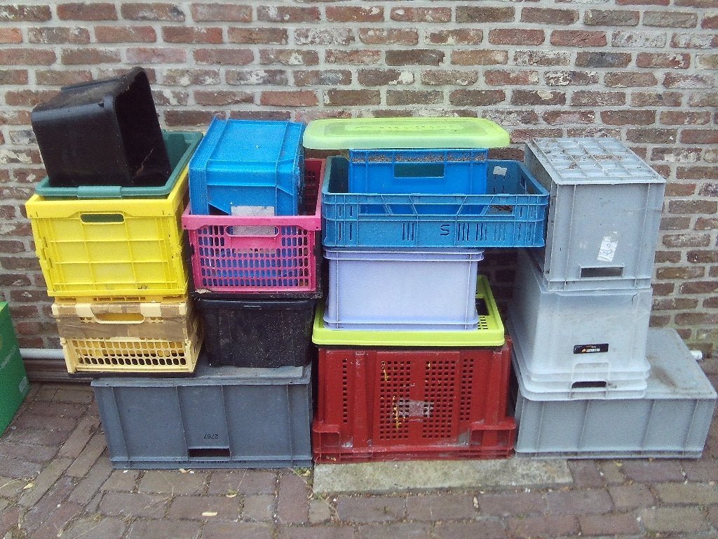 Partij van Plastic Opbergkisten / Bakken - GRATIS, Diversen, Rommelmarktspullen, Ophalen, Zo goed als nieuw