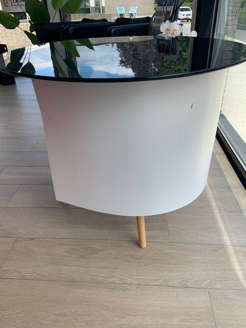 Tafel met glazen blad, Huis en Inrichting, Tafels | Eettafels, Zo goed als nieuw, 50 tot 100 cm, 50 tot 100 cm, Rond, Glas, Ophalen