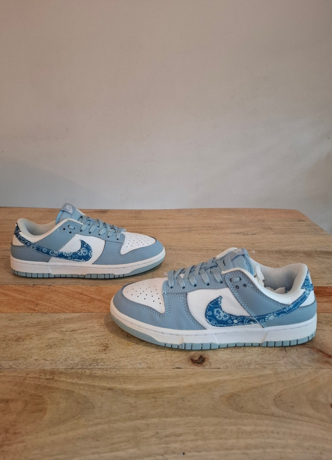 Nike Dunk Low Essential Paisley Pack Worn Blue 38, Vêtements | Femmes, Chaussures, Comme neuf, Sneakers et Baskets, Blanc, Enlèvement ou Envoi