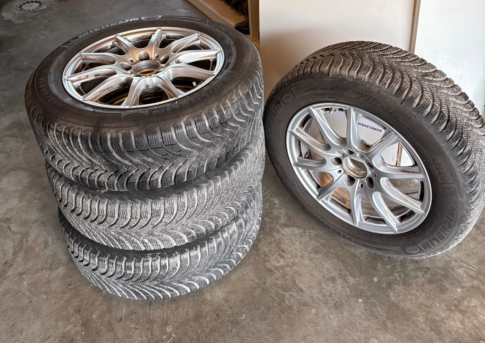 Michelin Alpin A4 winterbanden 205/60  R16 + velgen, Auto-onderdelen, Banden en Velgen, Ophalen, Winterbanden, Velg(en)