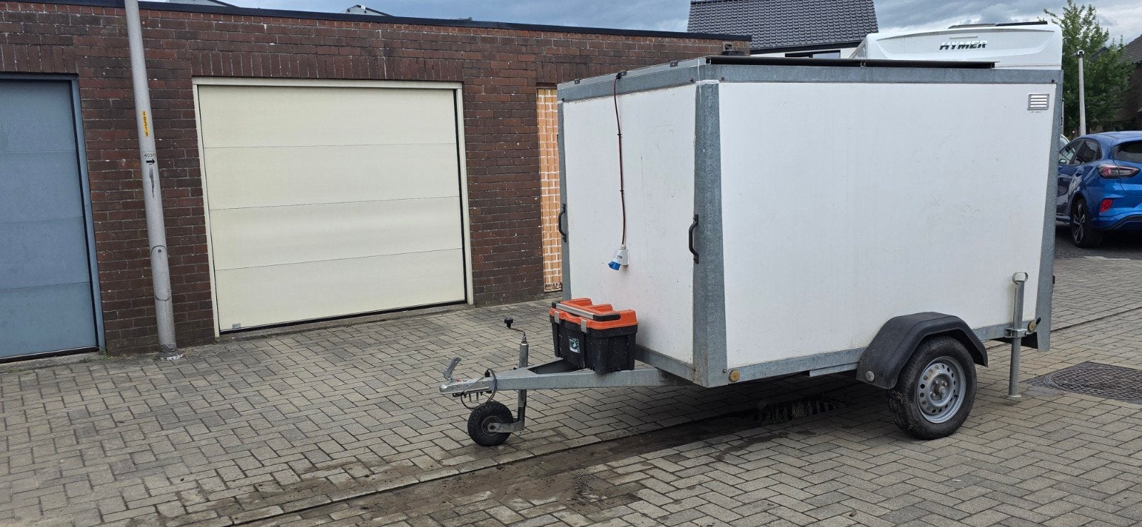 Gesloten aanhangwagen omgebouwd tot minimalistische camper, Ophalen, Gebruikt