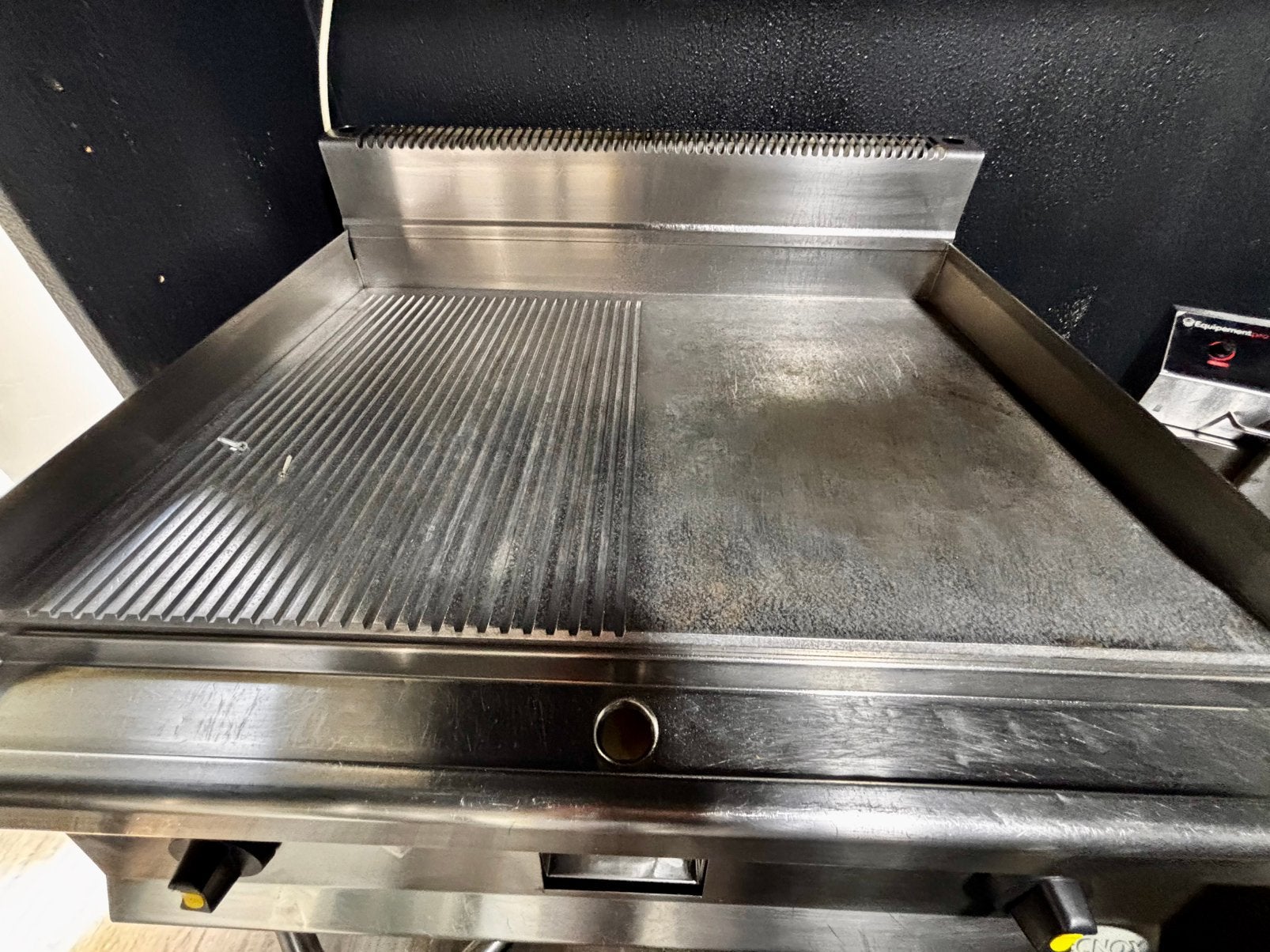 Grill viandes plancha, Enlèvement